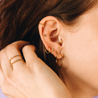 ARTIQO 'Beaded Edge Triangle' Piercingstecker - helloartiqo.com