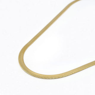 Bild einer goldenen Schlangenkette in einem Online Shop für Schmuck Ketten